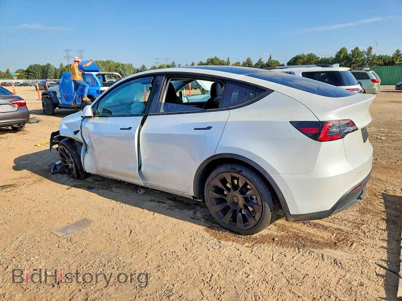 2022 TESLA MODEL Y - VIN: 7SAYGDEE4NA018570 - Photo 2
