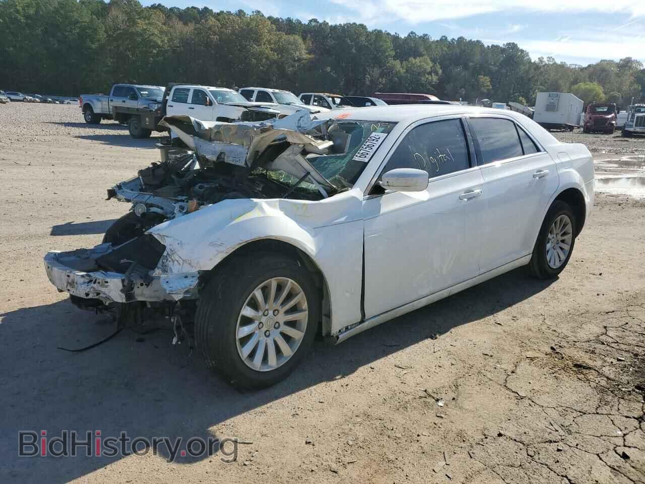 2014 CHRYSLER 300 - VIN: 2C3CCAAG2EH138524 - Фото 2