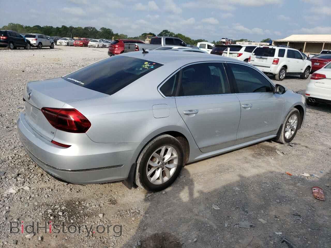 2017 VOLKSWAGEN PASSAT - VIN: 1VWAT7A3XHC079763 - Фото 3