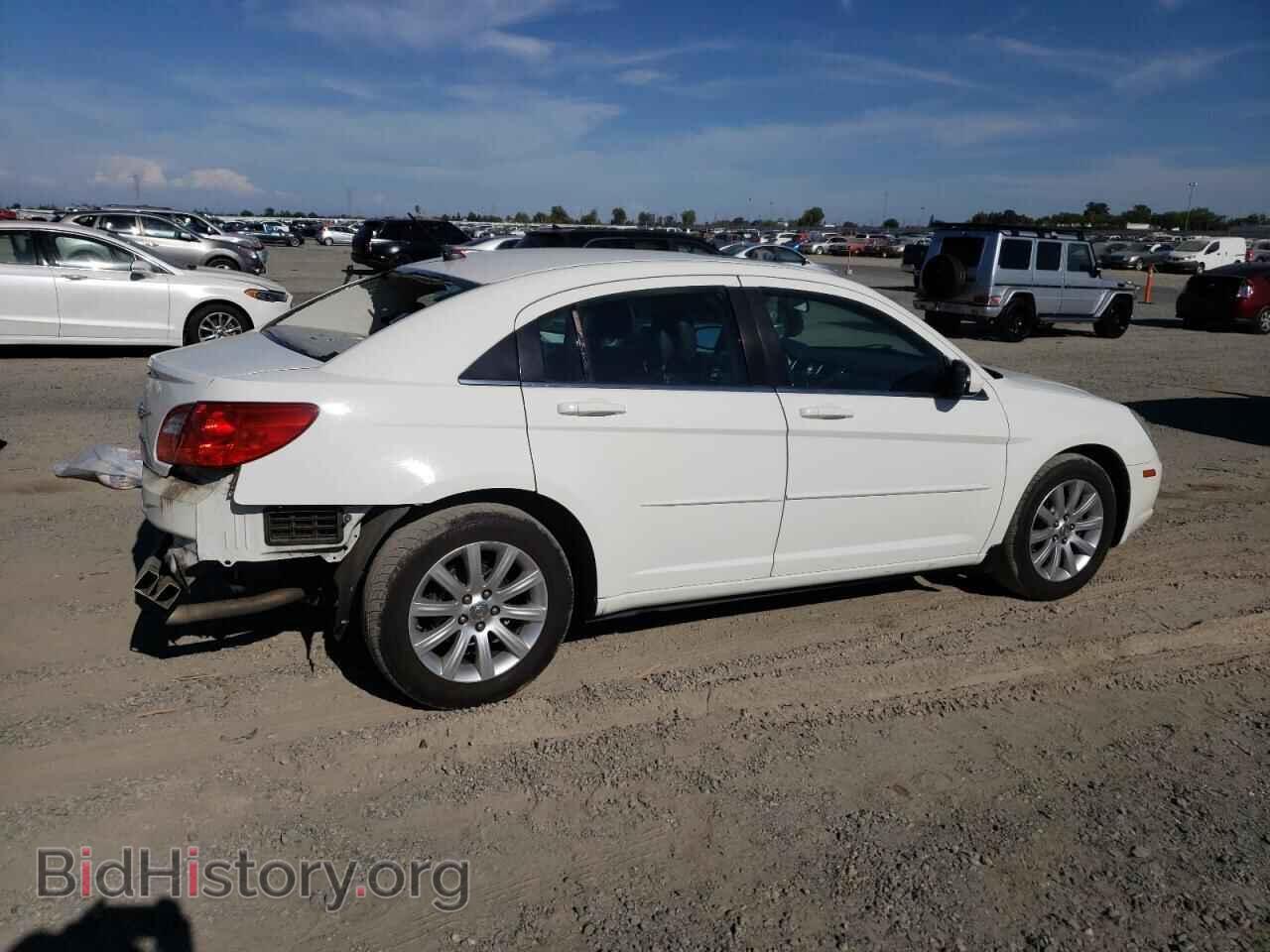 2010 CHRYSLER SEBRING - VIN: 1C3CC5FD2AN199668 - Фото 3