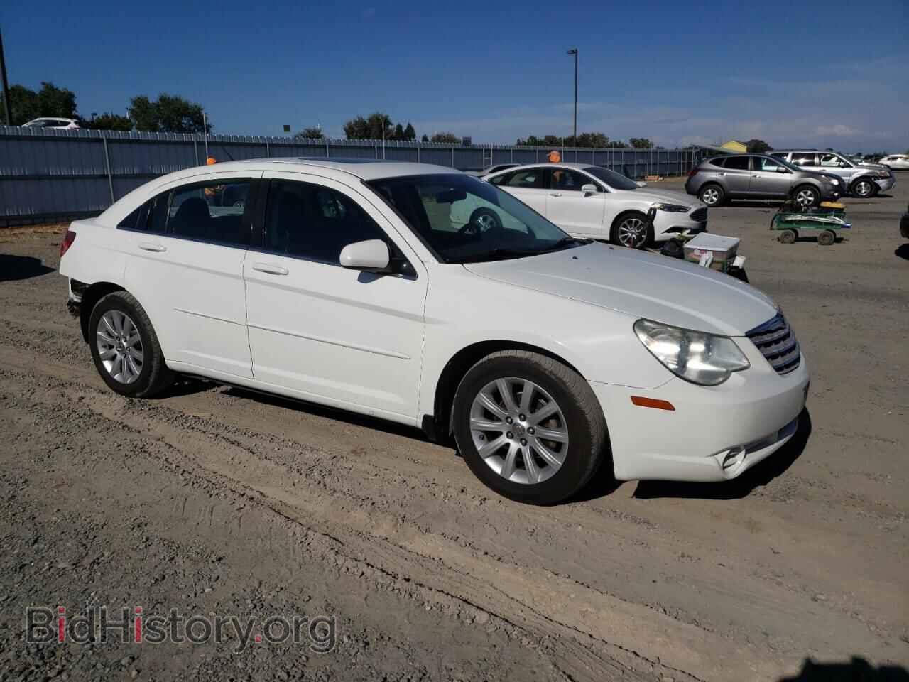 2010 CHRYSLER SEBRING - VIN: 1C3CC5FD2AN199668 - Фото 4