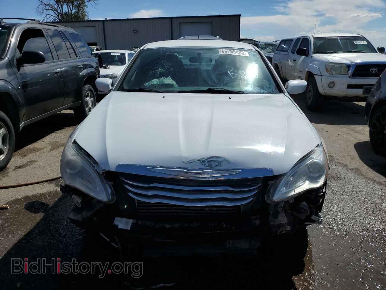 2014 CHRYSLER 200 - VIN: 1C3CCBAB4EN205111 - Фото 5