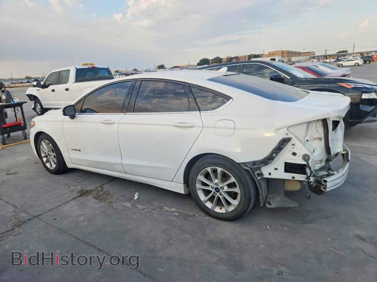 2019 FORD FUSION - VIN: 3FA6P0LU7KR139815 - Фото 2