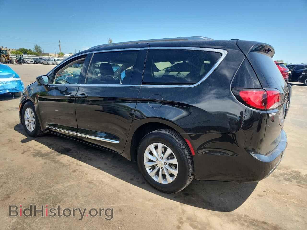 2018 CHRYSLER PACIFICA - VIN: 2C4RC1BG1JR357306 - Фото 2