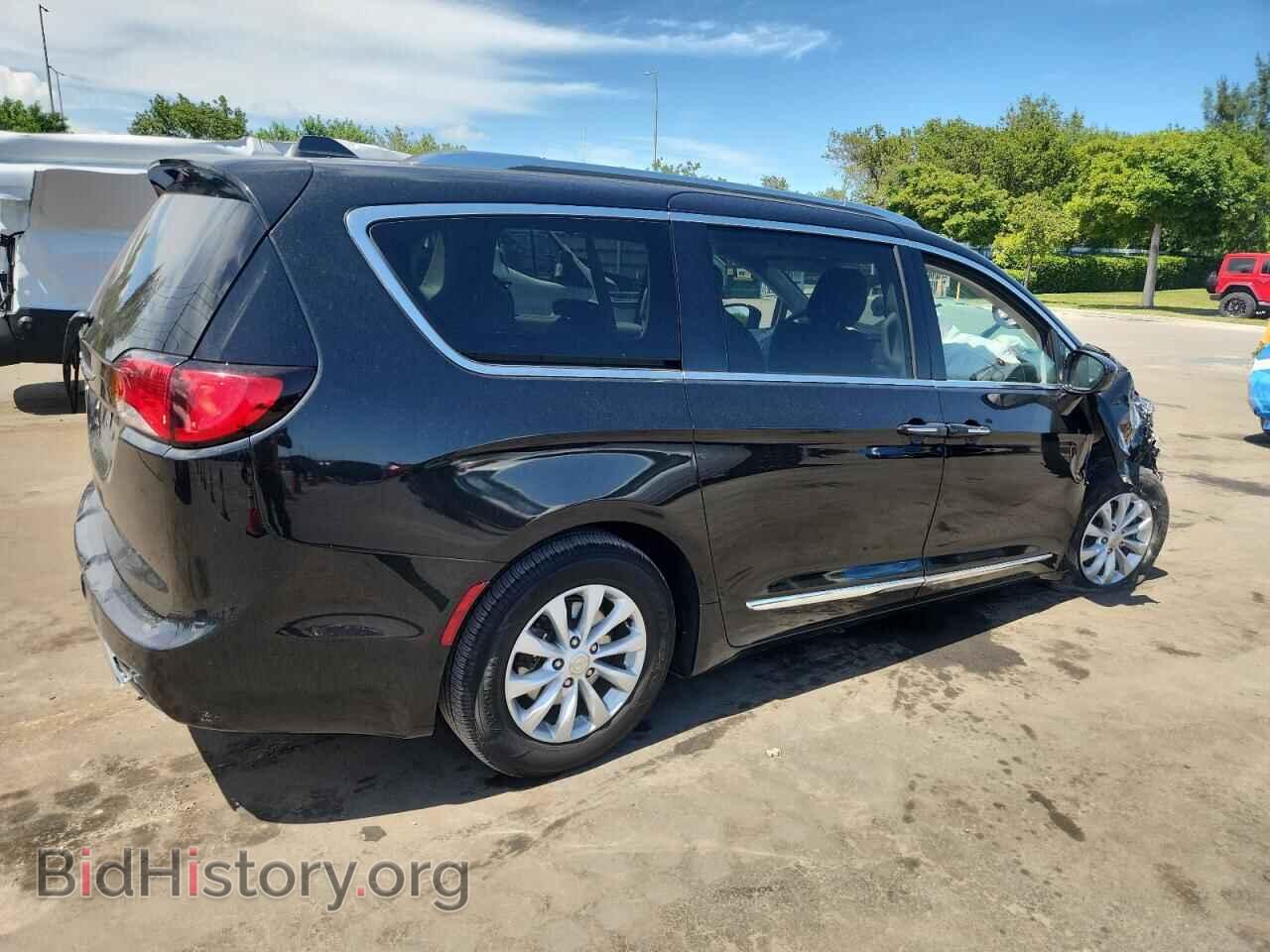 2018 CHRYSLER PACIFICA - VIN: 2C4RC1BG1JR357306 - Фото 3