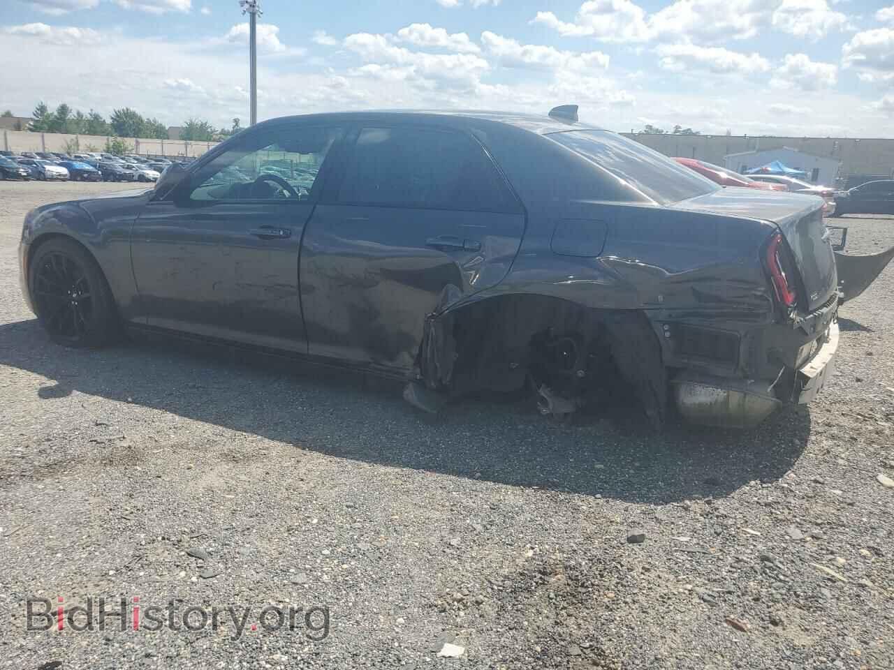 2019 CHRYSLER 300 - VIN: 2C3CCABG7KH589717 - Фото 2