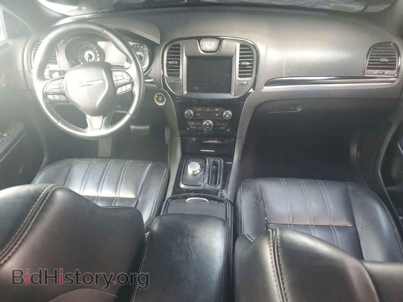 2019 CHRYSLER 300 - VIN: 2C3CCABG7KH589717 - Фото 8