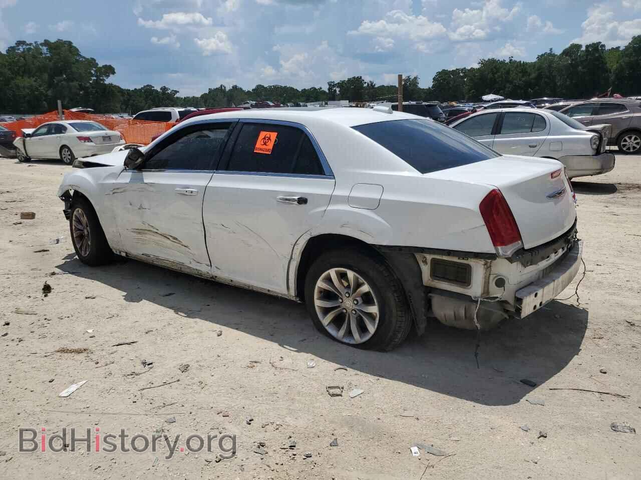 2016 CHRYSLER 300 - VIN: 2C3CCAAG9GH261272 - Фото 2