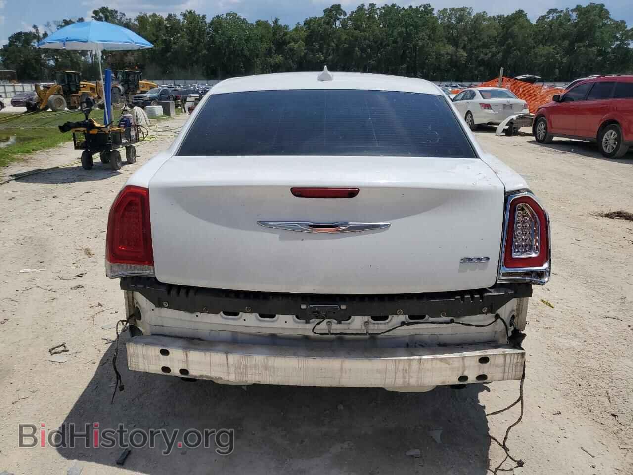 2016 CHRYSLER 300 - VIN: 2C3CCAAG9GH261272 - Фото 6