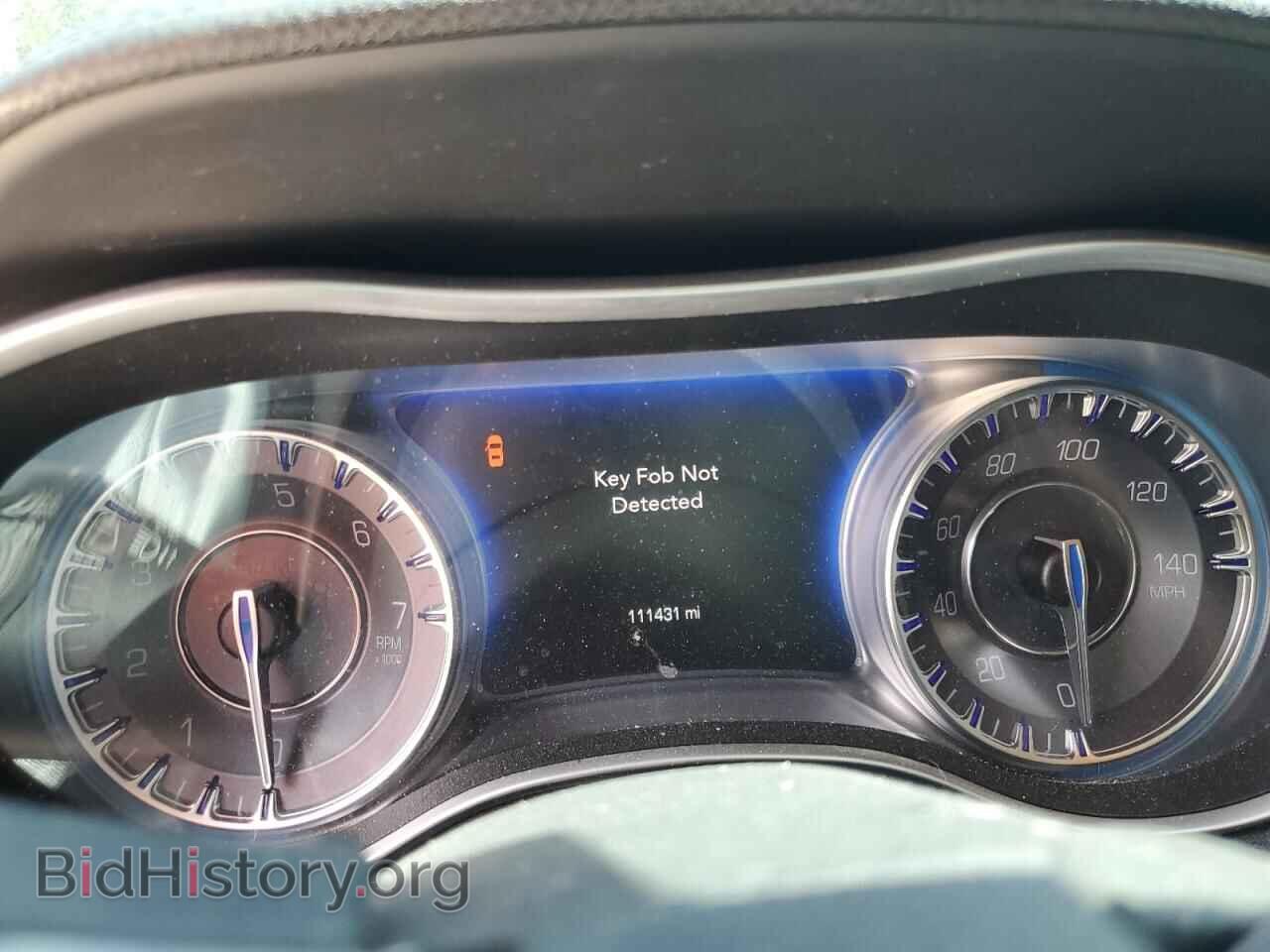 2016 CHRYSLER 300 - VIN: 2C3CCAAG9GH261272 - Фото 9