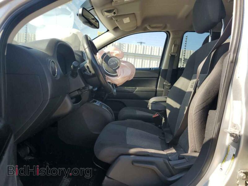 2011 Jeep COMPASS (VIN 1J4NT1FA6BD236676) — photo 7 of 13