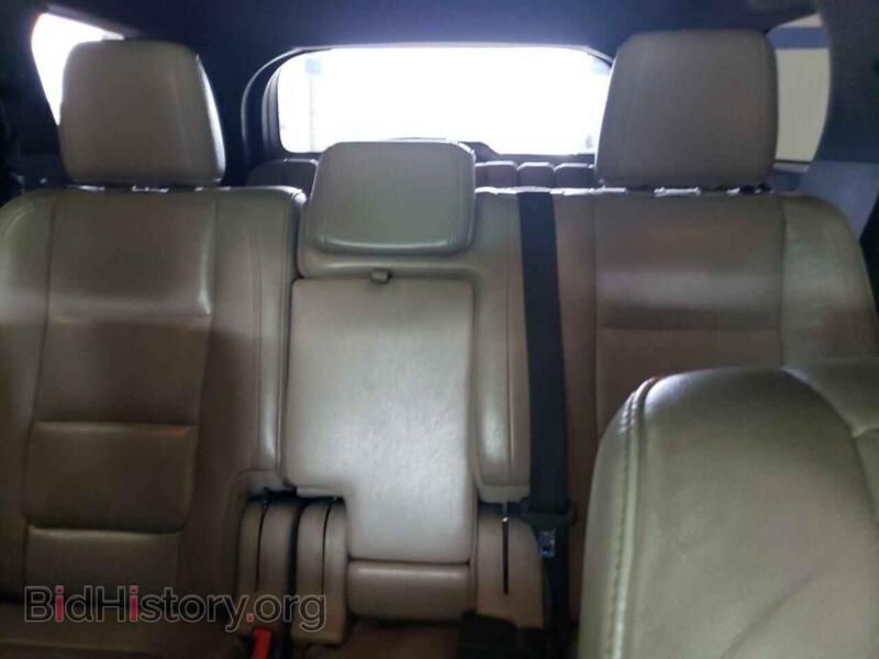 2011 Ford EXPLORER (VIN 1FMHK8F82BGA37730) — фото 10 из 13