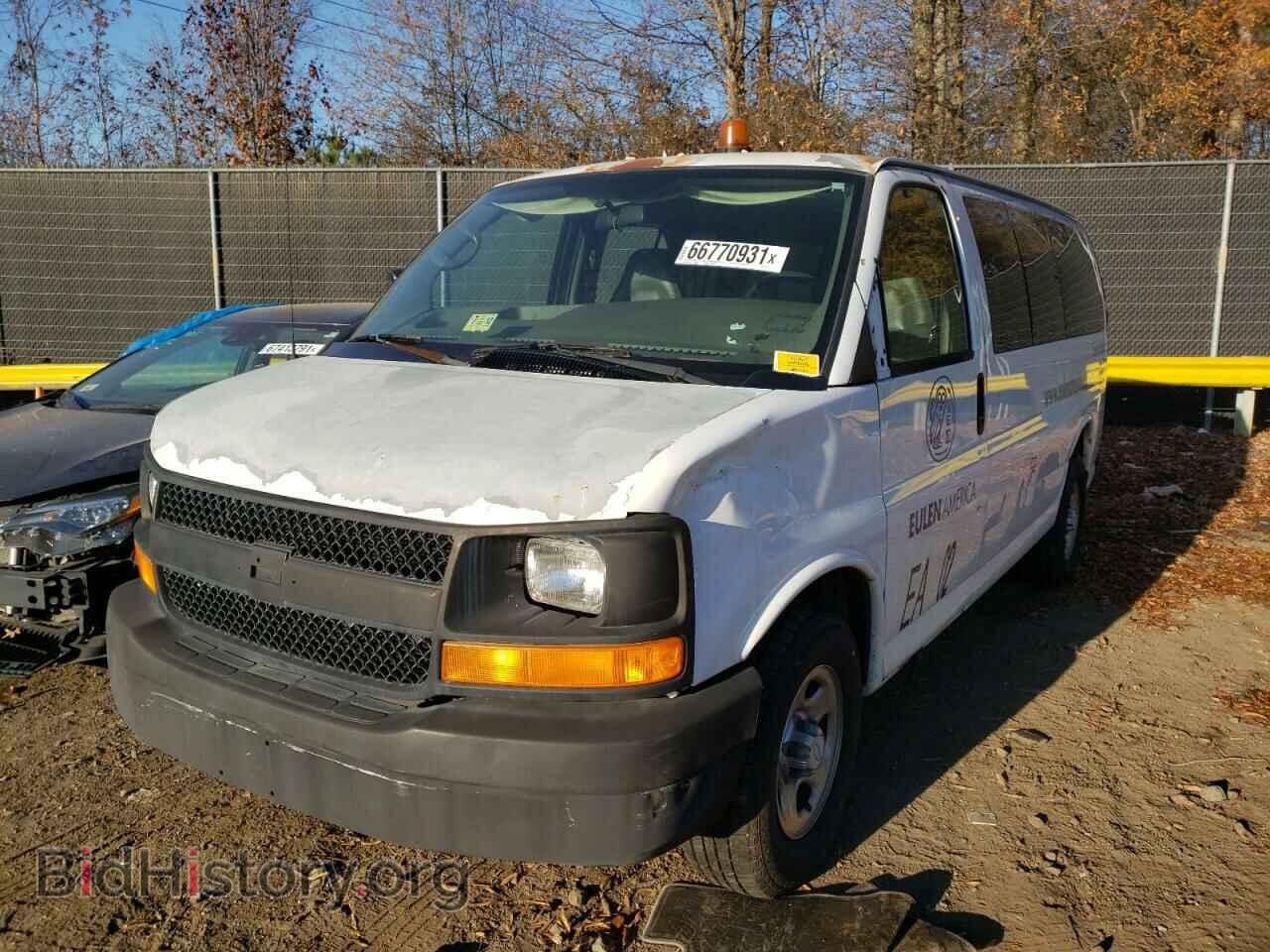2007 CHEVROLET EXPRESS - VIN: 1GNFG15T571122749 - Фото 2