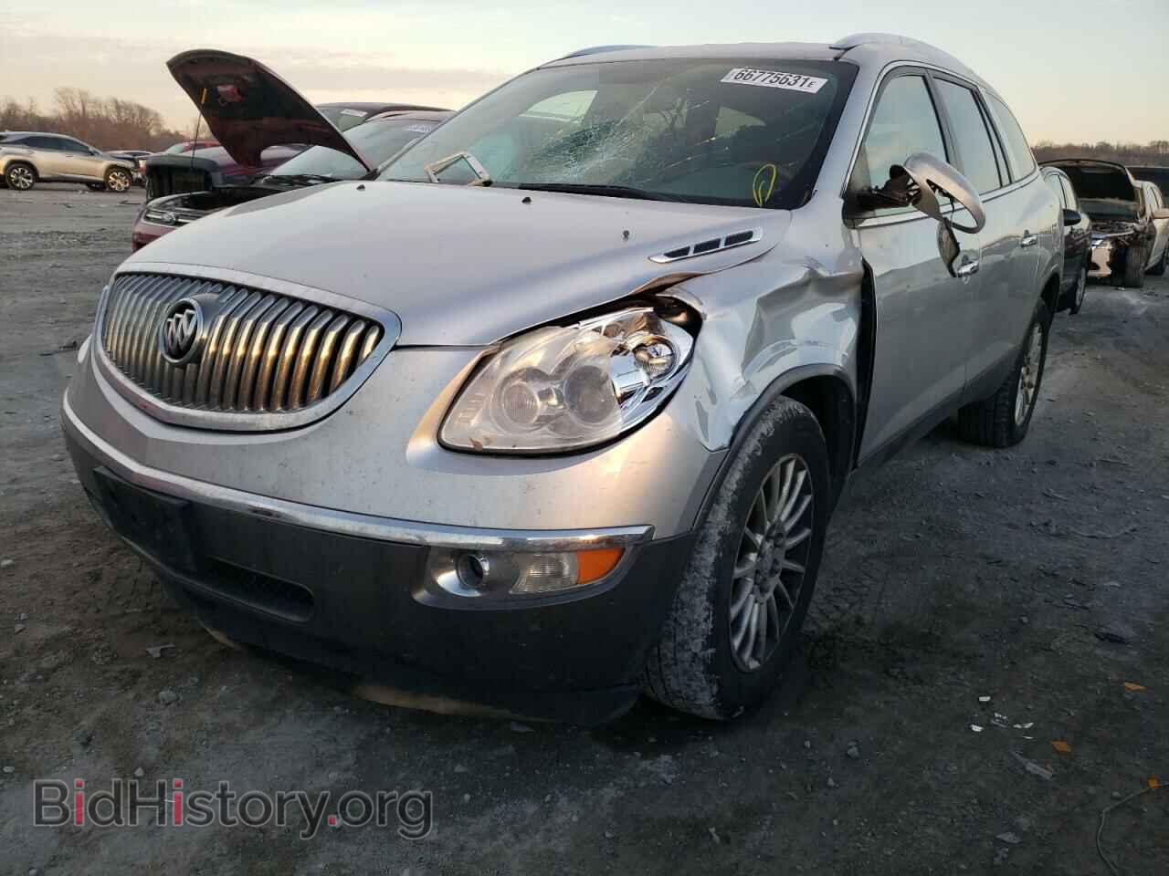 2011 BUICK ENCLAVE - VIN: 5GAKVBED0BJ368842 - Фото 2