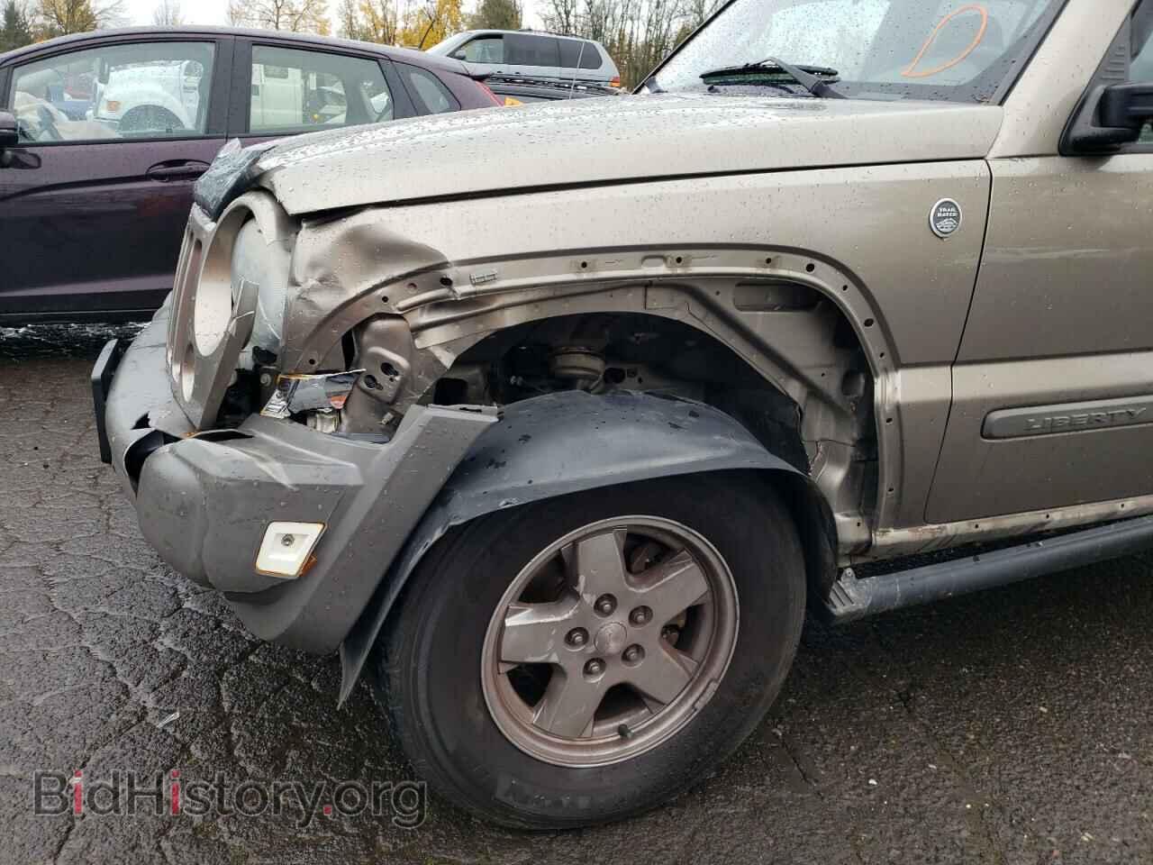 2007 JEEP LIBERTY - VIN: 1J4GL48K87W638579 - Фото 9