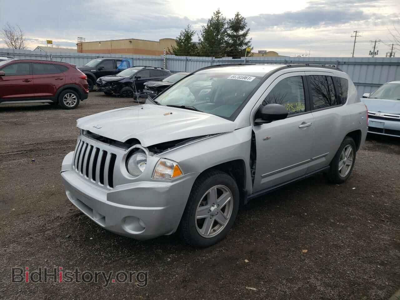 2010 JEEP COMPASS - VIN: 1J4NF4FB4AD653794 - Photo 2