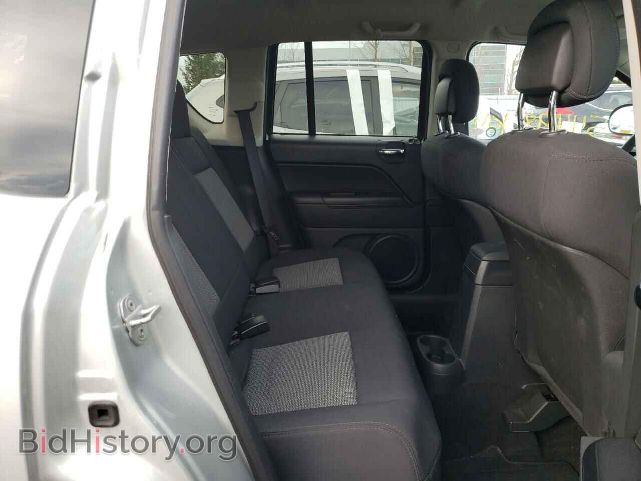 2010 JEEP COMPASS - VIN: 1J4NF4FB4AD653794 - Photo 6
