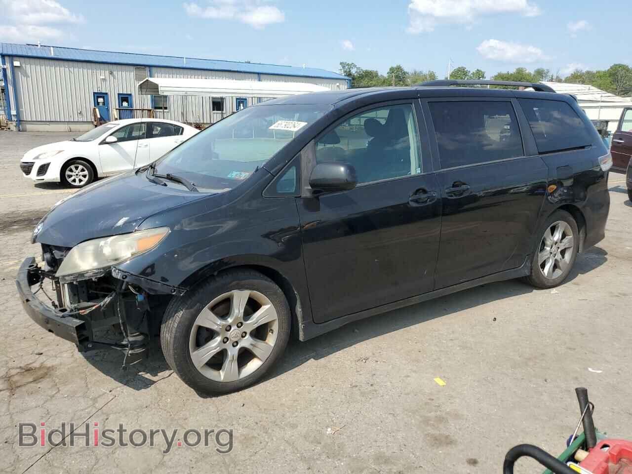 Photo 5TDXK3DC0BS037483 - TOYOTA SIENNA 2011
