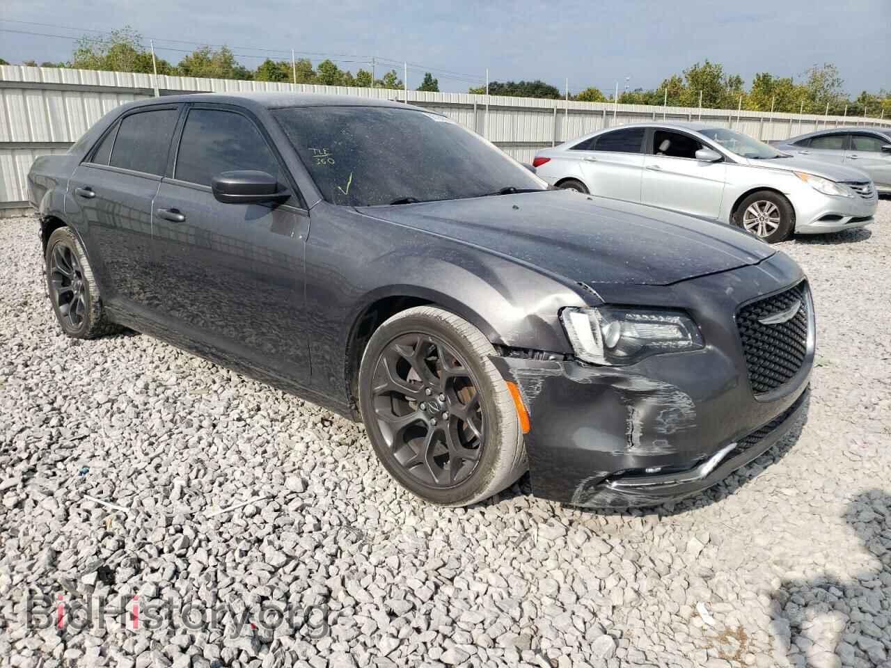 2019 CHRYSLER 300 - VIN: 2C3CCABG6KH538192 - Фото 4
