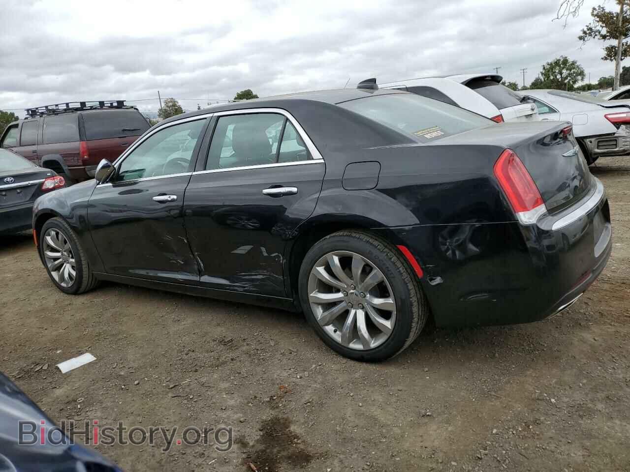 2019 CHRYSLER 300 - VIN: 2C3CCAEG9KH528039 - Фото 2