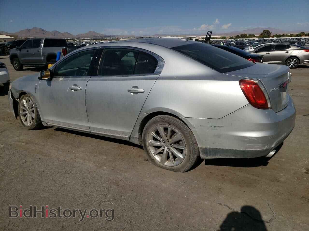 2011 LINCOLN MKS - VIN: 1LNHL9DR2BG612133 - Фото 2