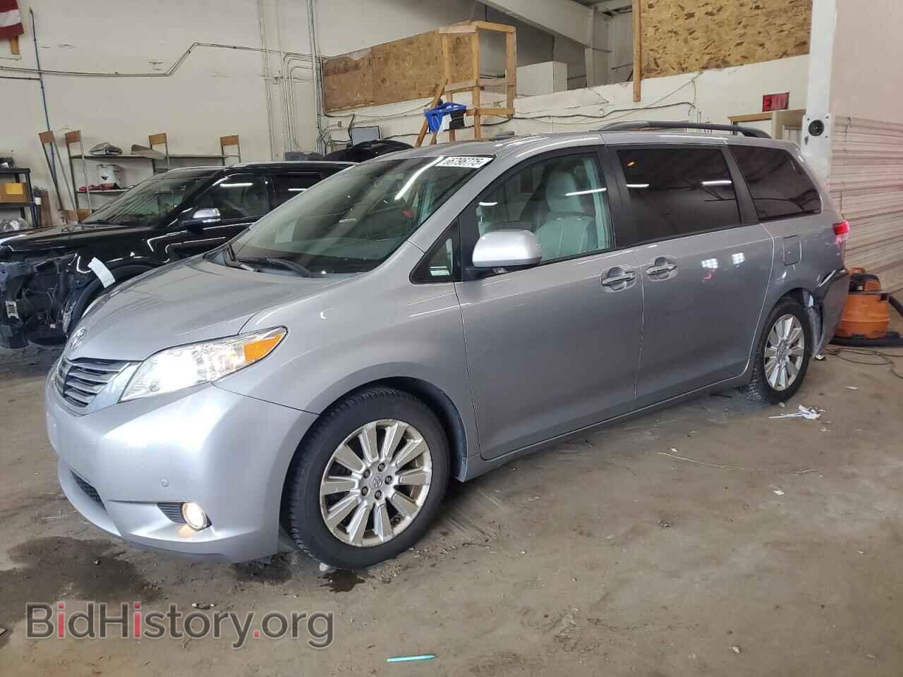 Photo 5TDYK3DC2BS101429 - TOYOTA All Models 2011