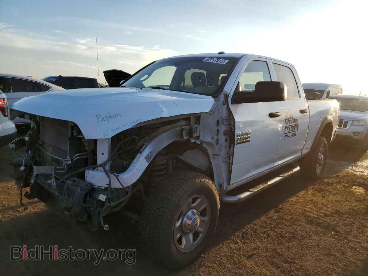 Photo 3C6UR5CL1HG553216 - RAM All Models 2017