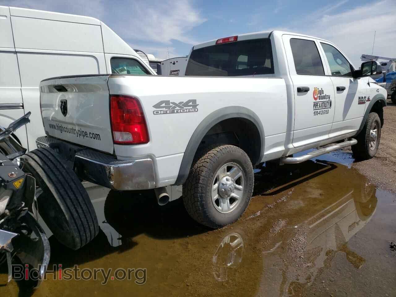 2017 RAM All Models - VIN: 3C6UR5CL1HG553216 - Photo 3
