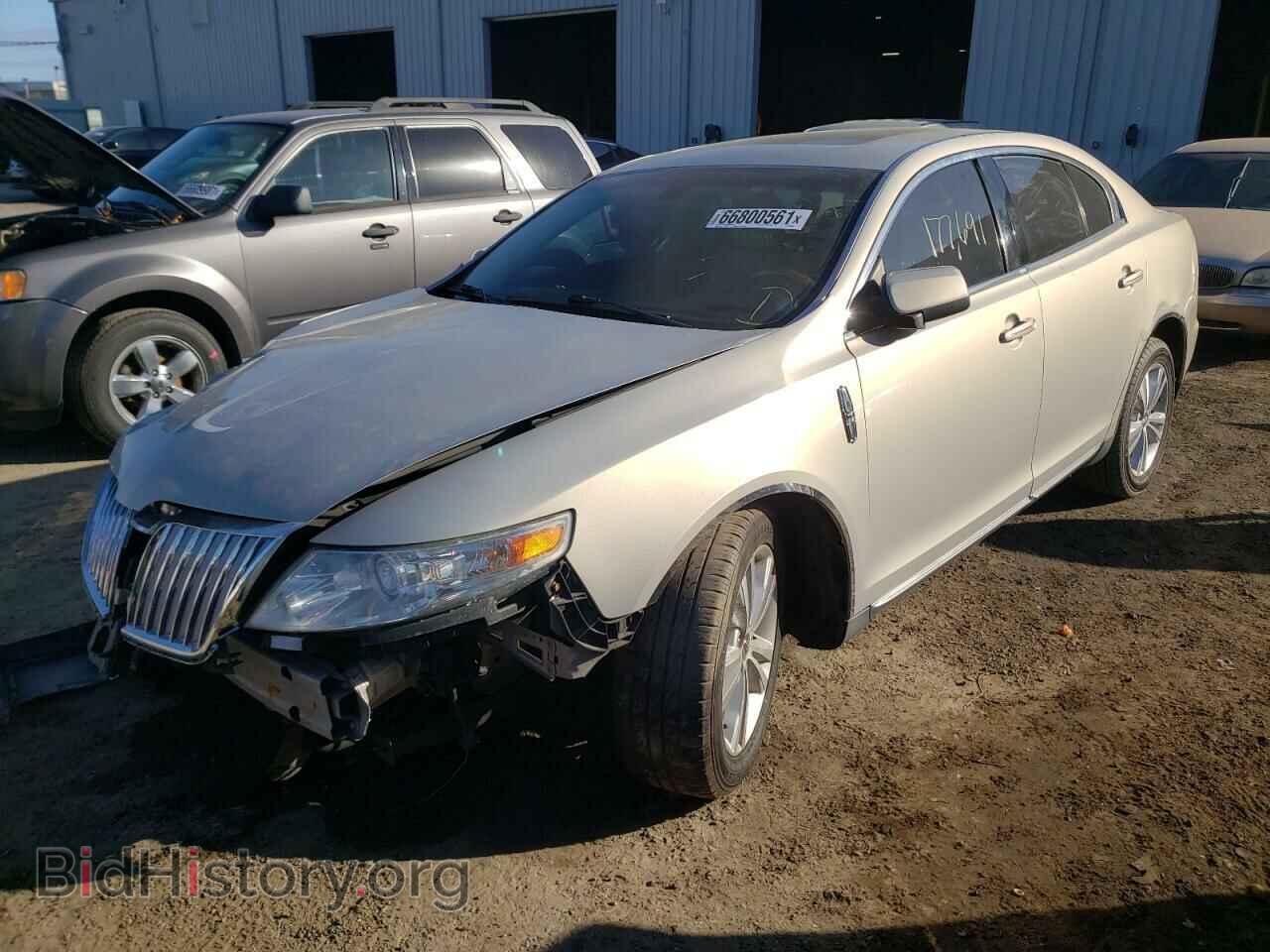 2009 LINCOLN MKS - VIN: 1LNHM93R69G605291 - Фото 2