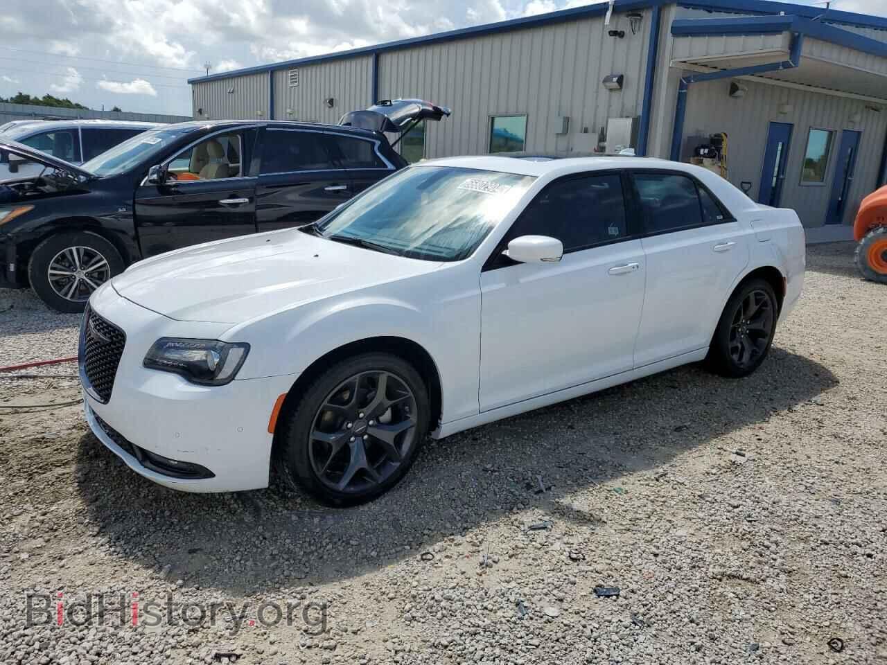 Фотография 2C3CCABG4PH637147 - CHRYSLER 300 2023
