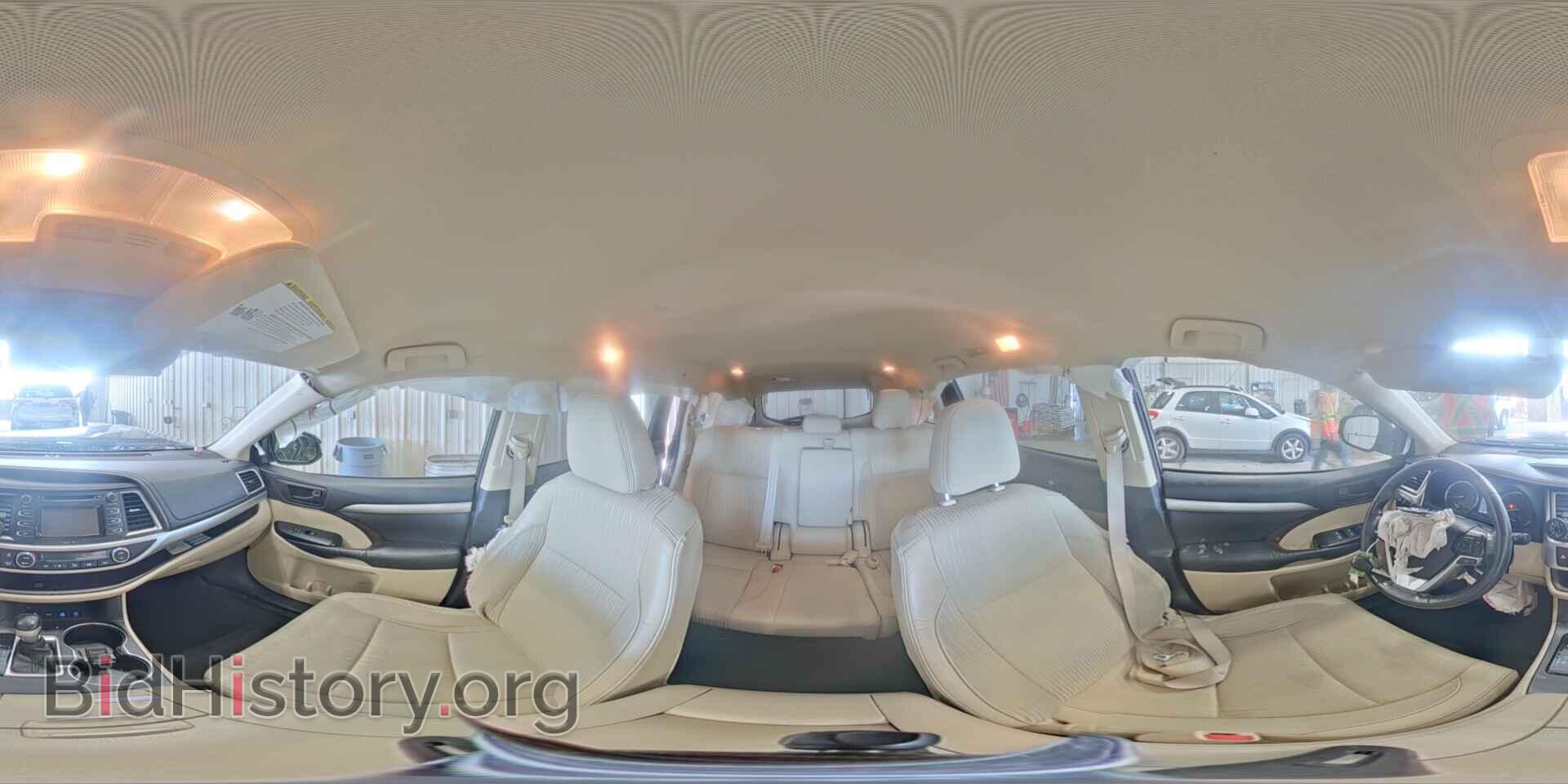 2015 TOYOTA HIGHLANDER - VIN: 5TDBKRFH8FS195095 - Photo 14