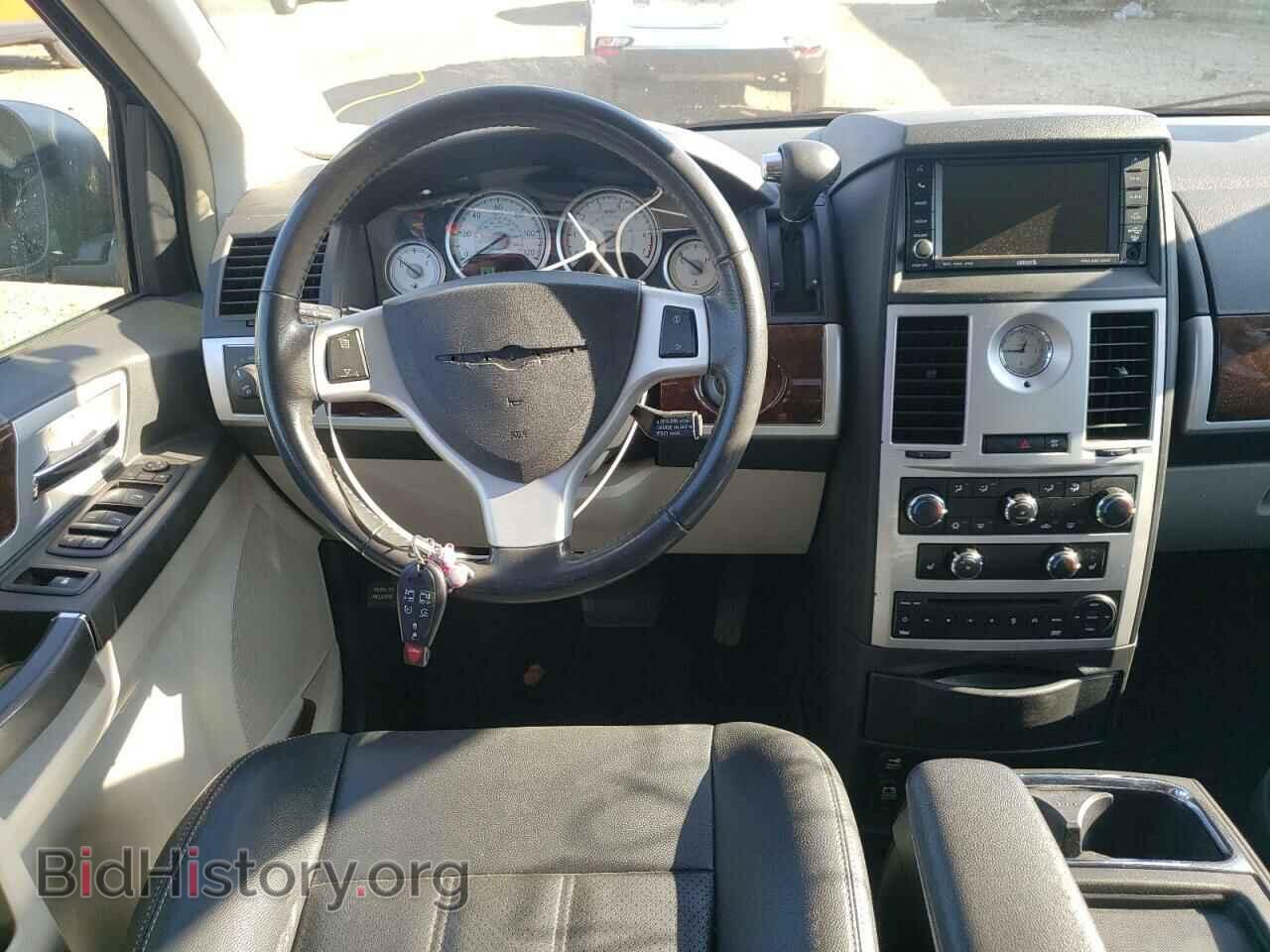 2010 CHRYSLER MINIVAN - VIN: 2A4RR8DX8AR441654 - Фото 9