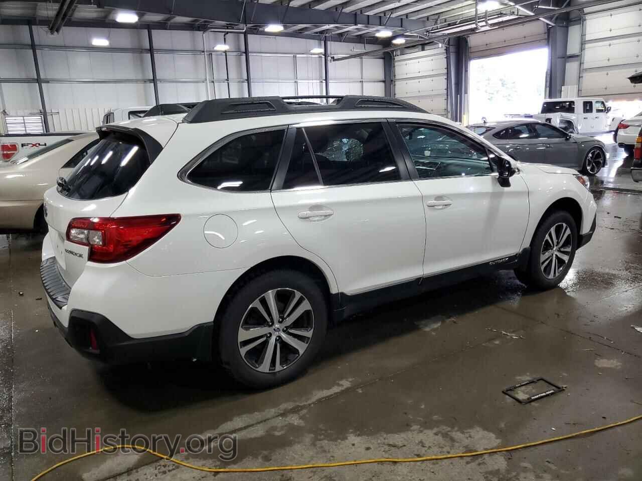 2018 SUBARU OUTBACK - VIN: 4S4BSANC7J3368621 - Фото 3
