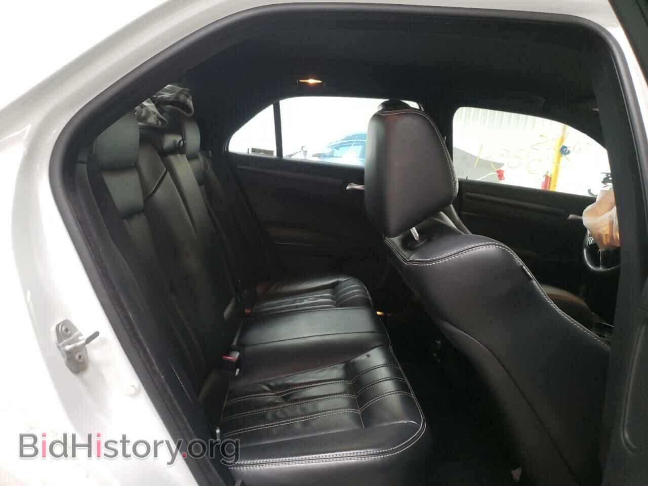 2014 CHRYSLER 300 - VIN: 2C3CCABG4EH344250 - Фото 6