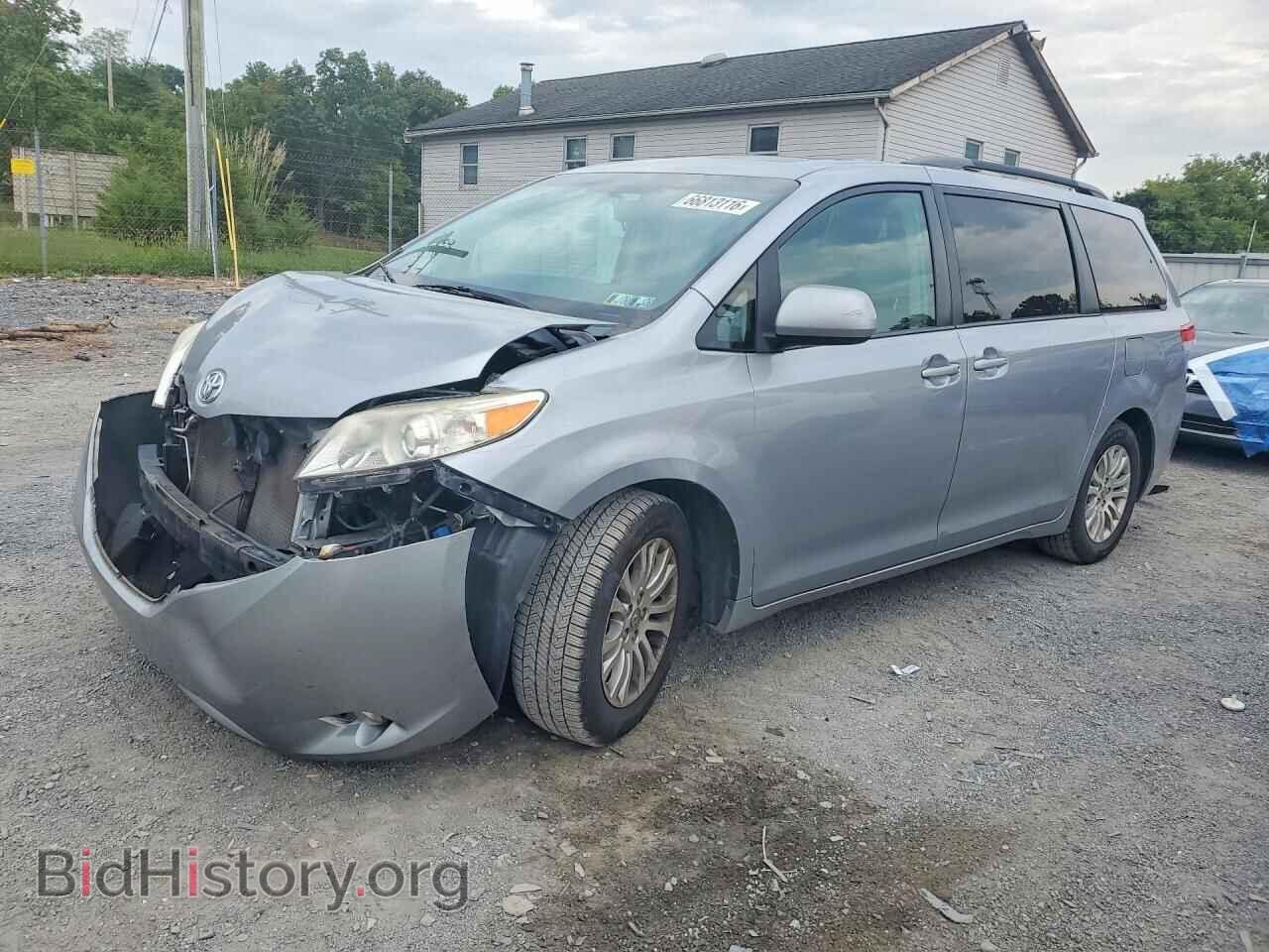 Фотография 5TDYK3DC4BS172776 - TOYOTA SIENNA 2011