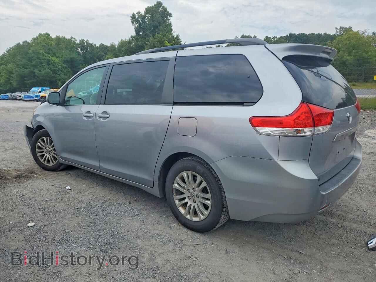 2011 TOYOTA SIENNA - VIN: 5TDYK3DC4BS172776 - Фото 2