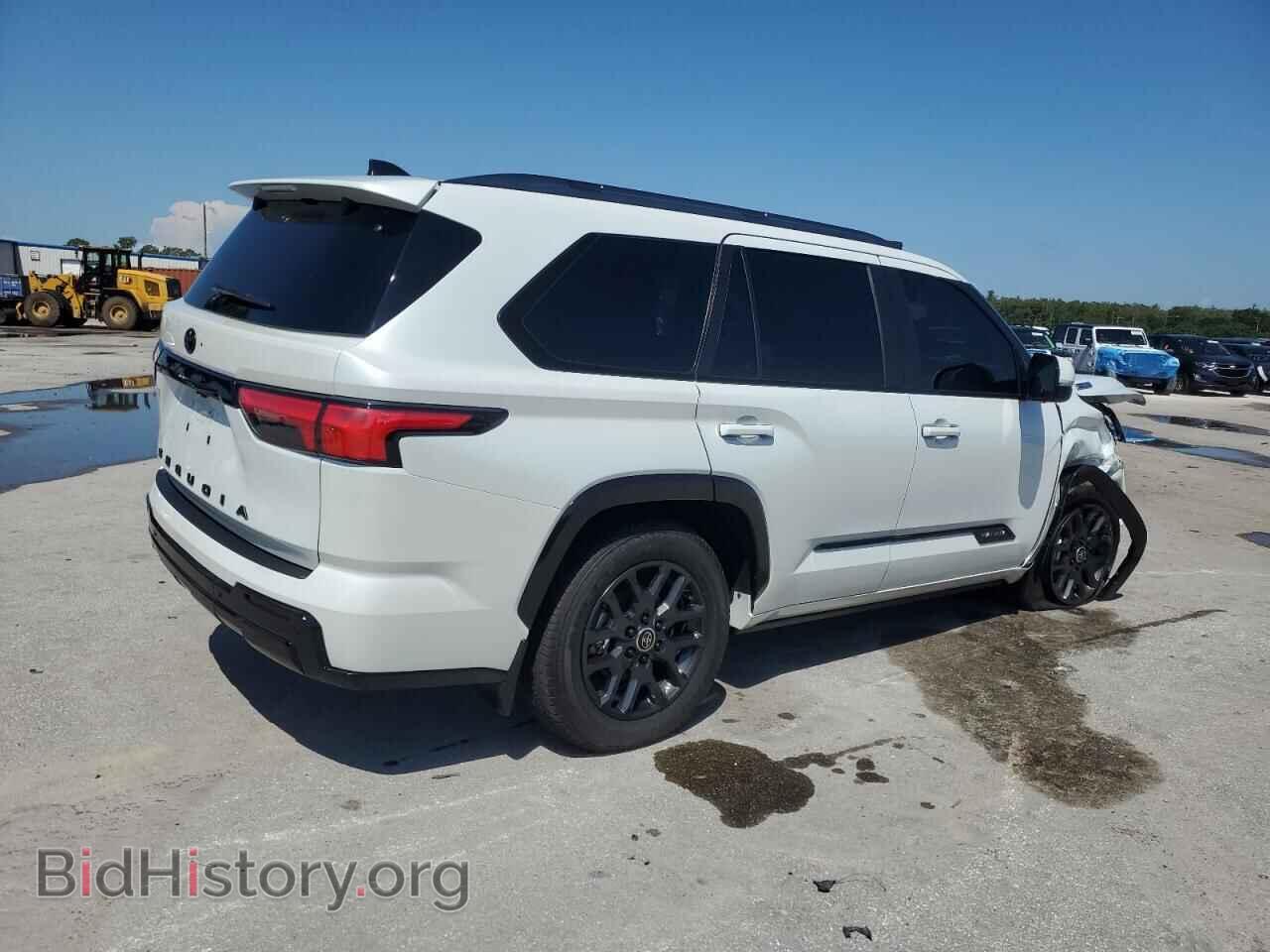 2024 TOYOTA SEQUOIA - VIN: 7SVAAABA9RX027057 - Фото 3