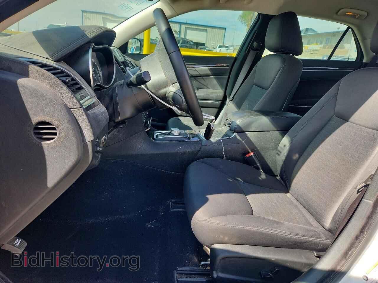 2019 CHRYSLER 300 - VIN: 2C3CCAAG1KH609851 - Фото 7
