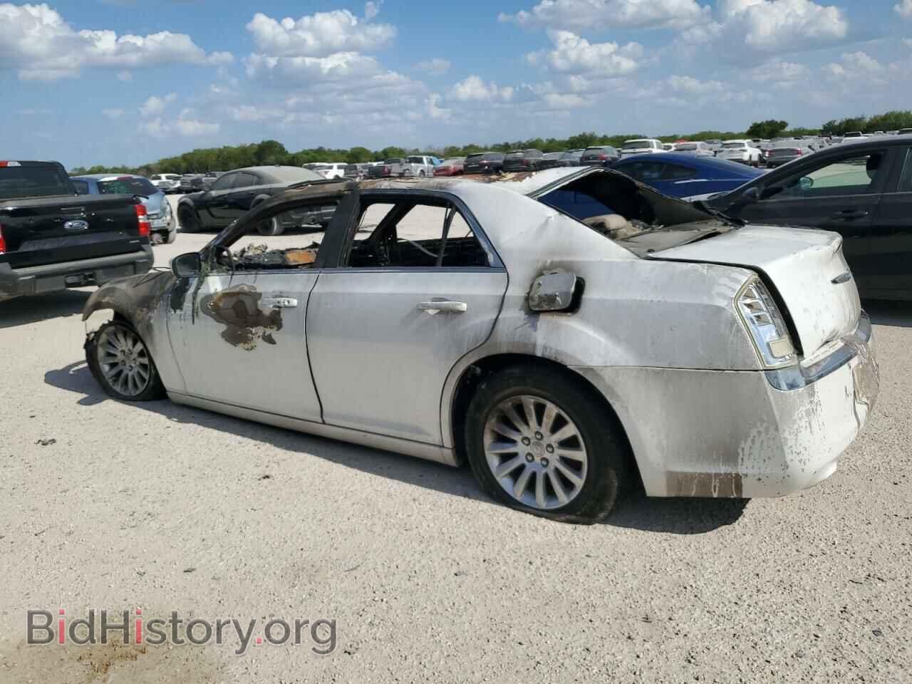 2011 CHRYSLER 300 - VIN: 2C3CA4CG6BH529157 - Фото 2