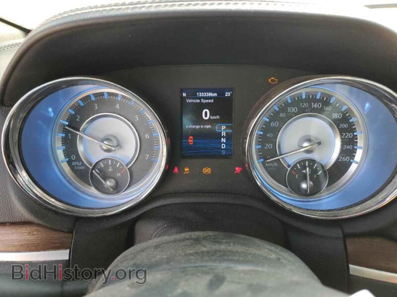 2014 Chrysler 300 (VIN 2C3CCAPG0EH173425) — photo 9 of 12