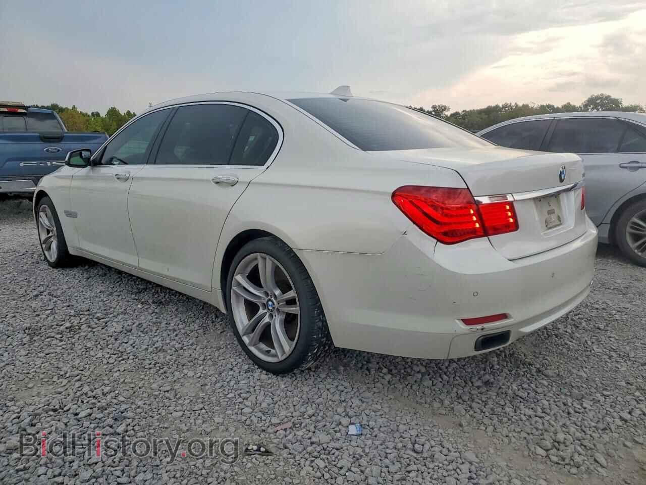 2012 BMW 7 SERIES - VIN: WBAKB8C59CC963973 - Photo 2