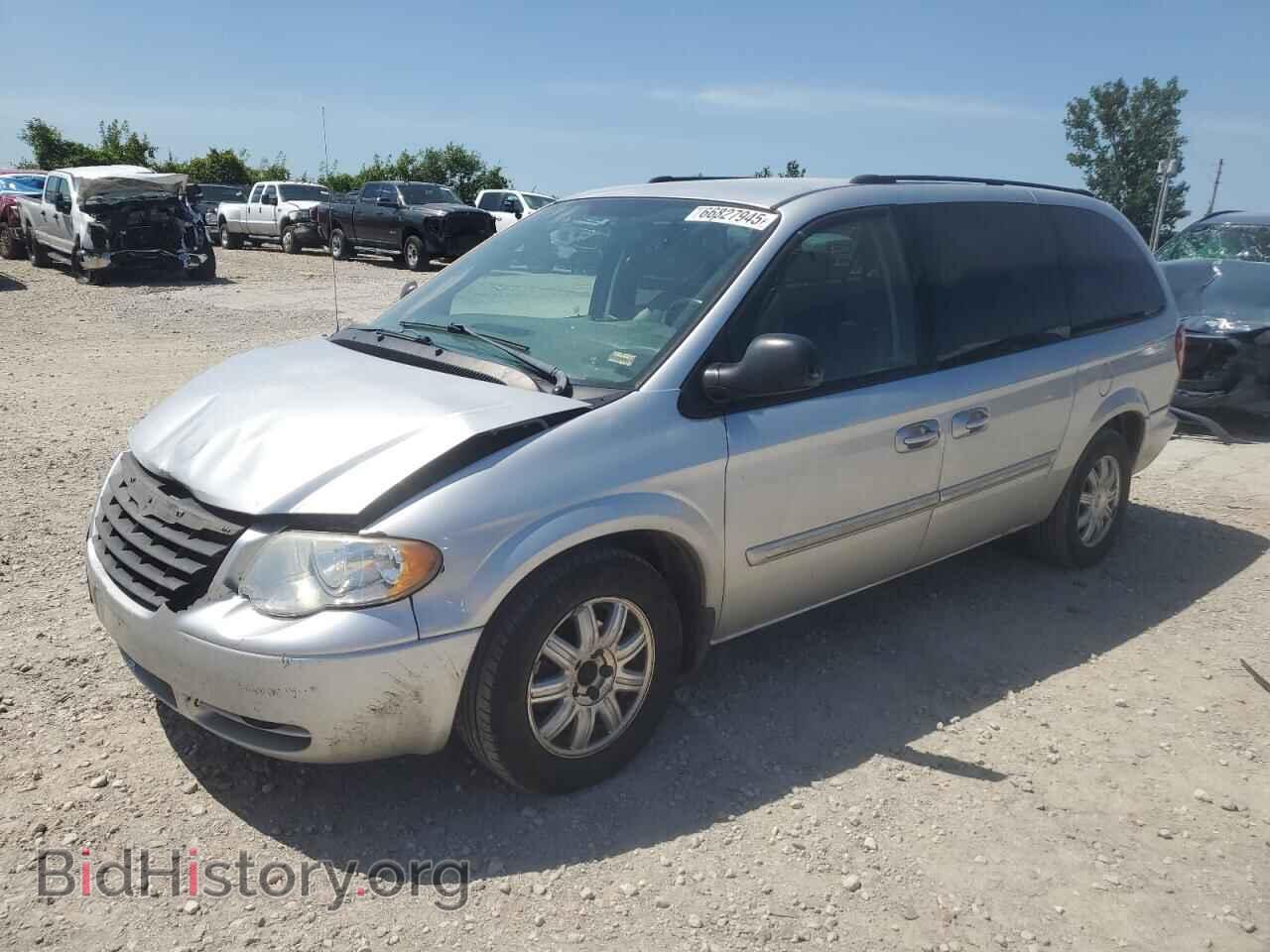 Photo 2C4GP54L75R206859 - CHRYSLER MINIVAN 2005