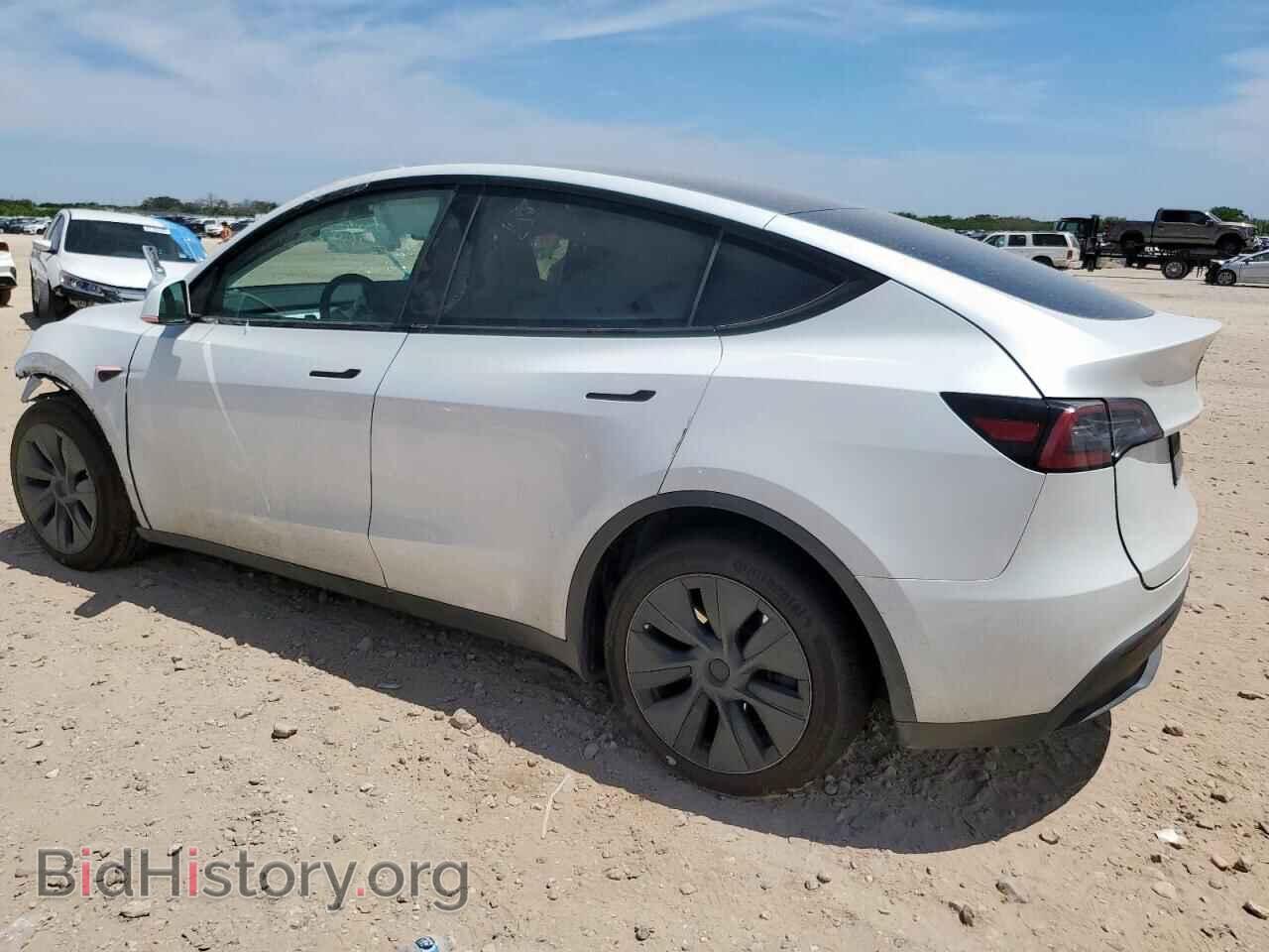 2024 TESLA MODEL Y - VIN: 7SAYGDEE1RA332182 - Photo 2