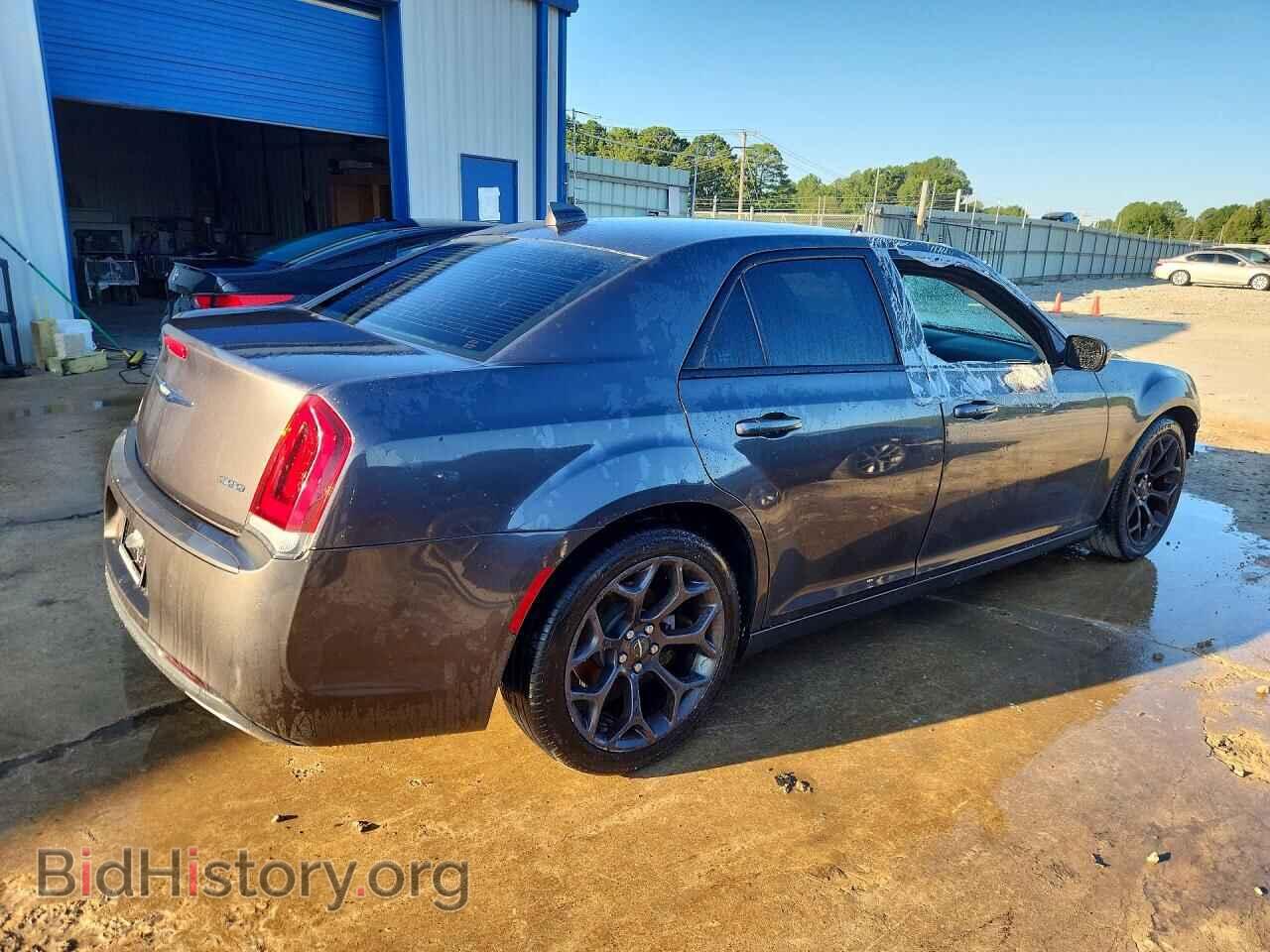 2019 CHRYSLER 300 - VIN: 2C3CCAAG4KH614333 - Фото 3
