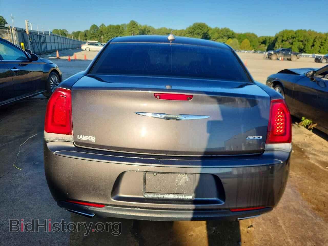 2019 CHRYSLER 300 - VIN: 2C3CCAAG4KH614333 - Фото 6