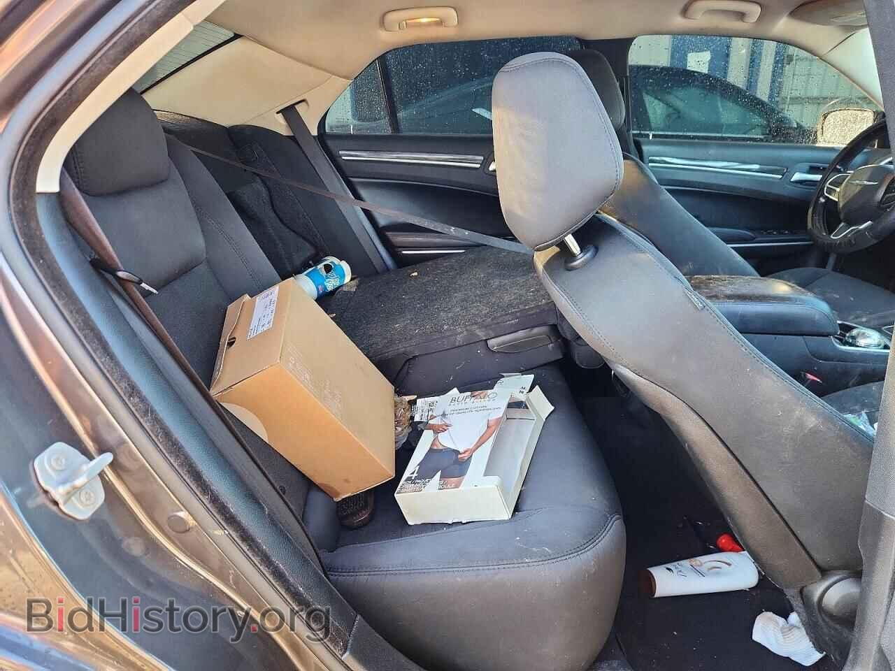 2019 CHRYSLER 300 - VIN: 2C3CCAAG4KH614333 - Фото 10
