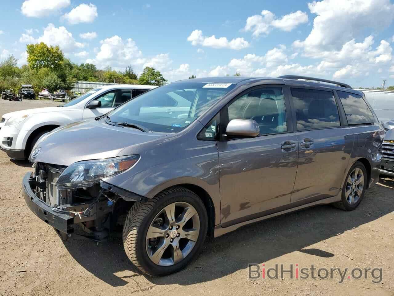 Photo 5TDXK3DC2BS072882 - TOYOTA SIENNA 2011