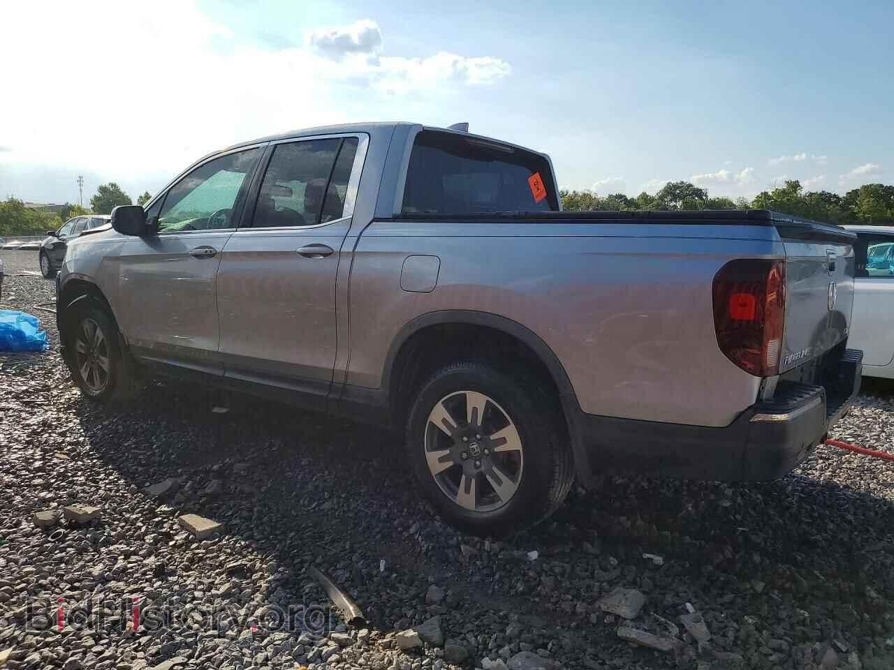 2017 HONDA RIDGELINE - VIN: 5FPYK3F66HB039173 - Photo 2