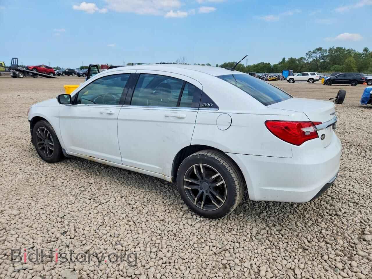 2013 CHRYSLER 200 - VIN: 1C3CCBAB0DN671388 - Photo 2