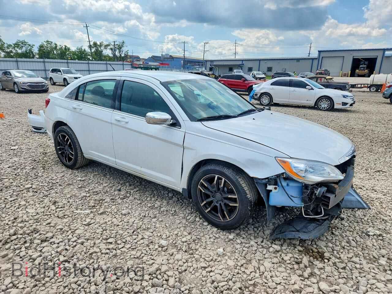 2013 CHRYSLER 200 - VIN: 1C3CCBAB0DN671388 - Photo 4